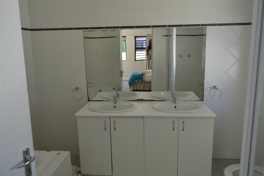 3 Bedroom Property for Sale in Heritage Park Western Cape